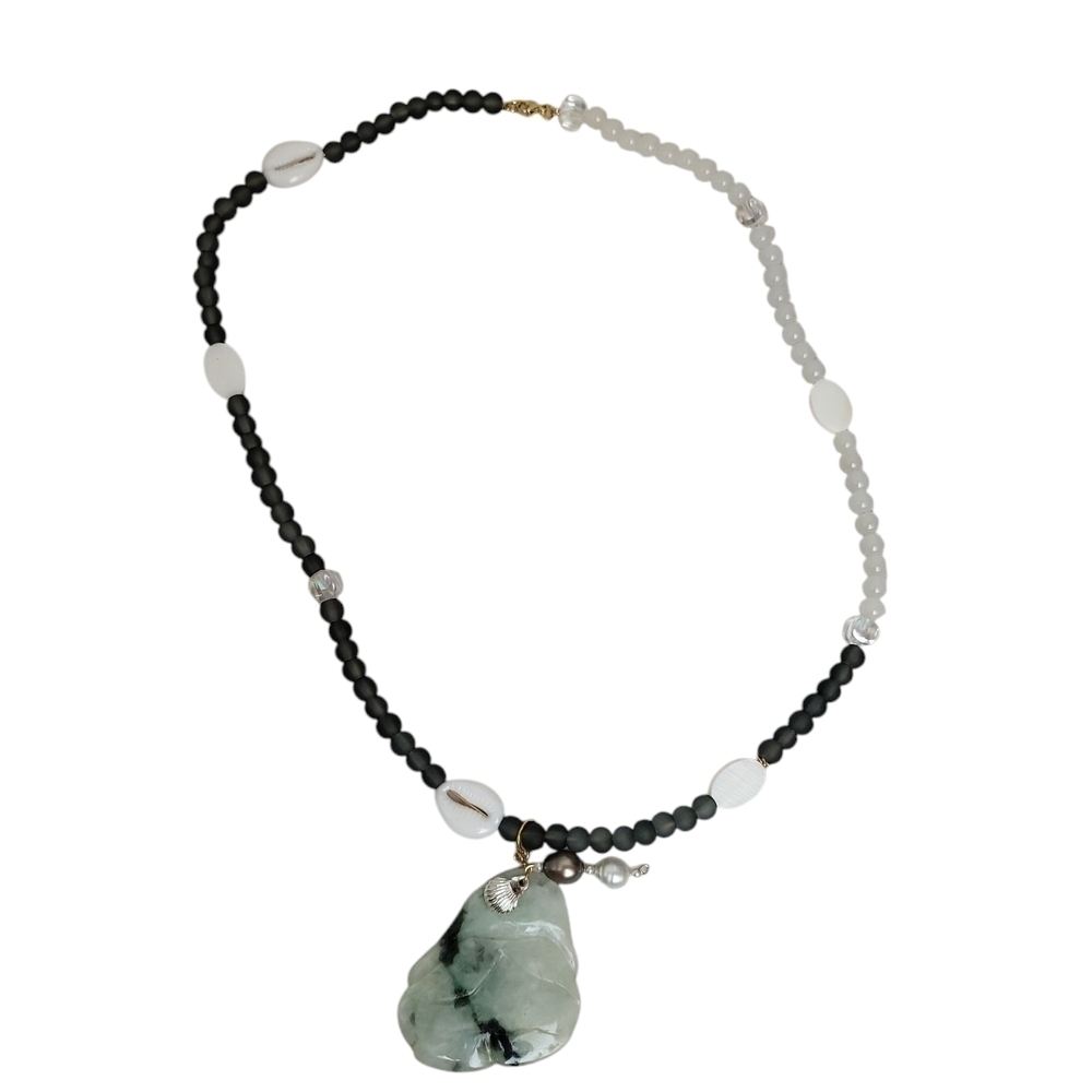 14 Gold Plated Jadeite Black White Beaded Frosted Glass Necklace